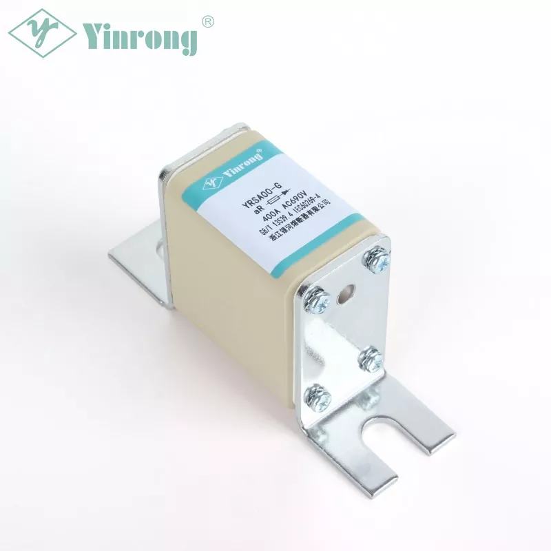 690V DIN Blade Square ကိုယ်ထည် မြန်နှုန်းမြင့် Fuse